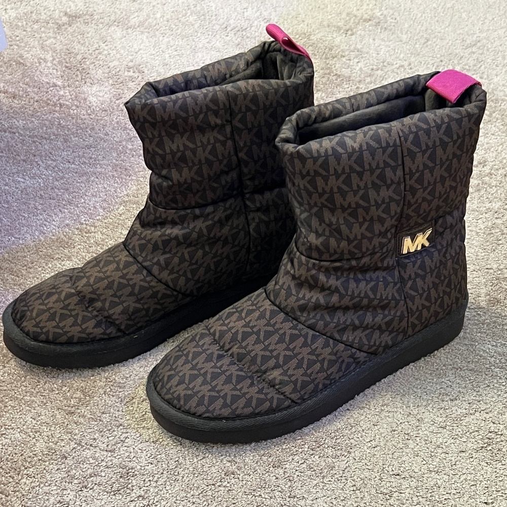 Michael Kors Brown and Pink Winter Boots | Warm Fleece | Size 8 | Never Used